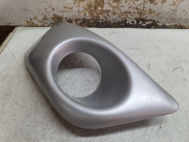 bontott DACIA SANDERO Jobb Ködlámpa Rács