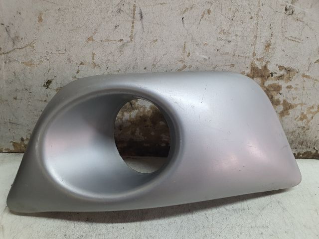 bontott DACIA SANDERO Jobb Ködlámpa Rács