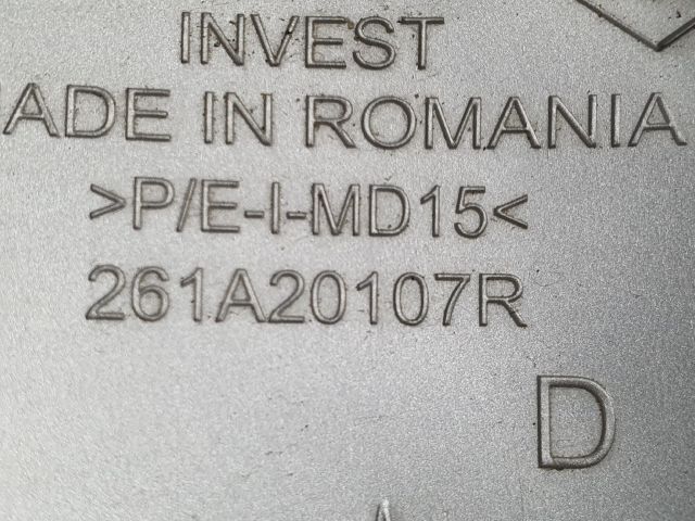 bontott DACIA SANDERO Jobb Ködlámpa Rács