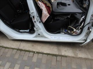bontott DACIA SANDERO Jobb Küszöb