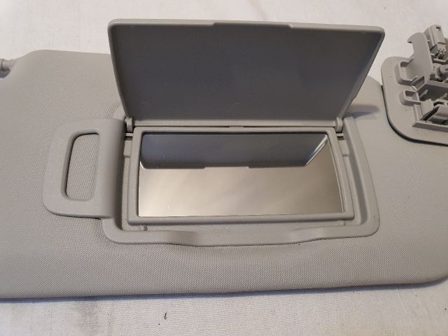 bontott DACIA SANDERO Jobb Napellenző