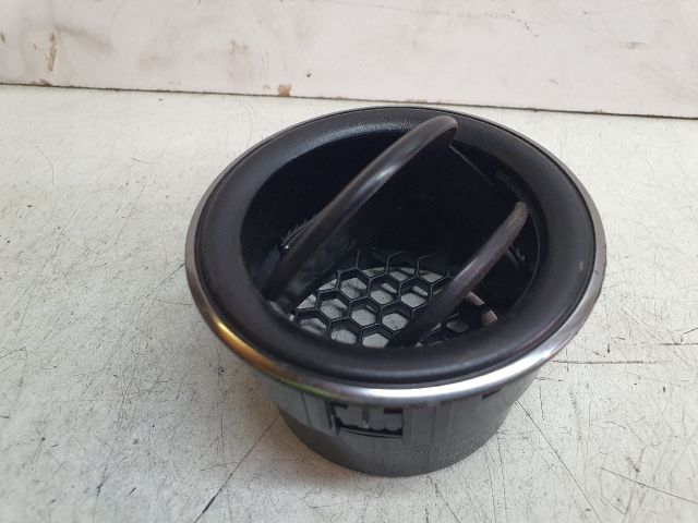 bontott DACIA SANDERO Jobb Szellőző