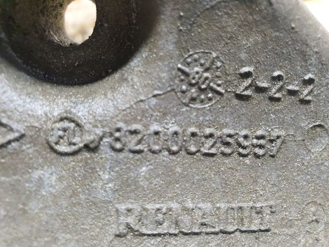 bontott DACIA SANDERO Klímakompresszor Tartó Bak