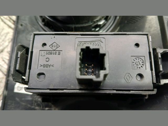 bontott DACIA SANDERO Középkonzol Keret