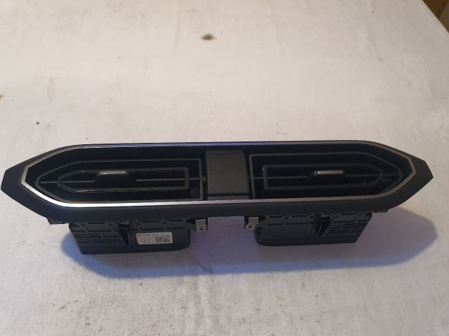 bontott DACIA SANDERO Középső Szellőző