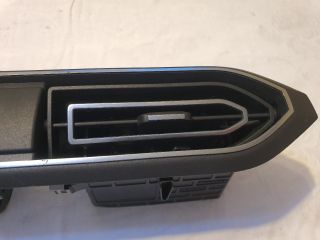 bontott DACIA SANDERO Középső Szellőző