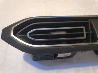 bontott DACIA SANDERO Középső Szellőző