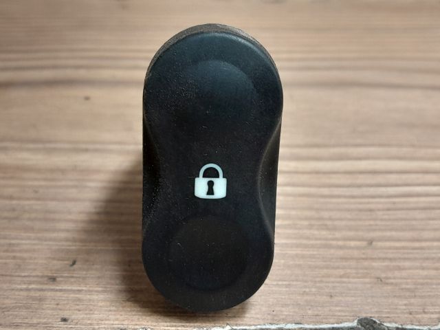 bontott DACIA SANDERO Központizár Kapcsoló