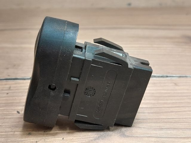 bontott DACIA SANDERO Központizár Kapcsoló