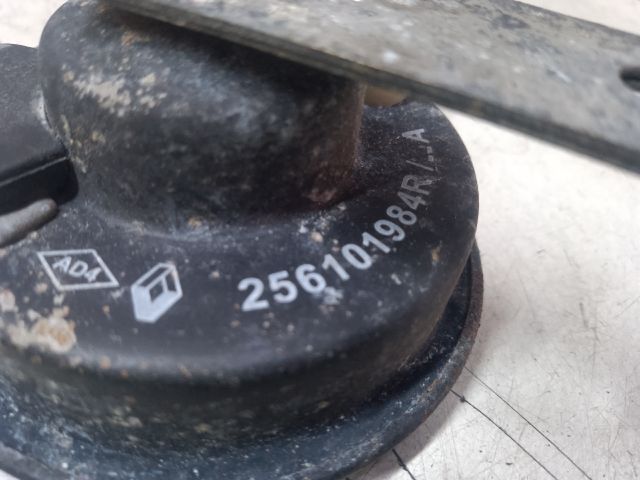 bontott DACIA SANDERO Kürt