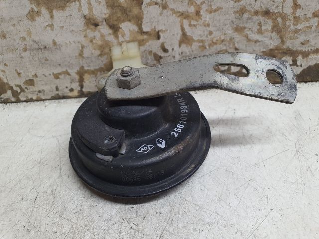 bontott DACIA SANDERO Kürt