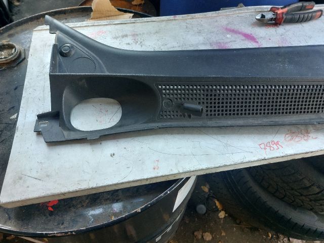 bontott DACIA SANDERO Levélrács