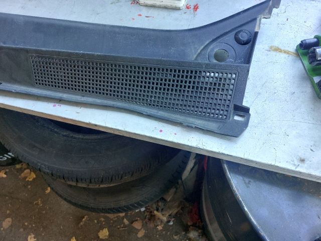 bontott DACIA SANDERO Levélrács