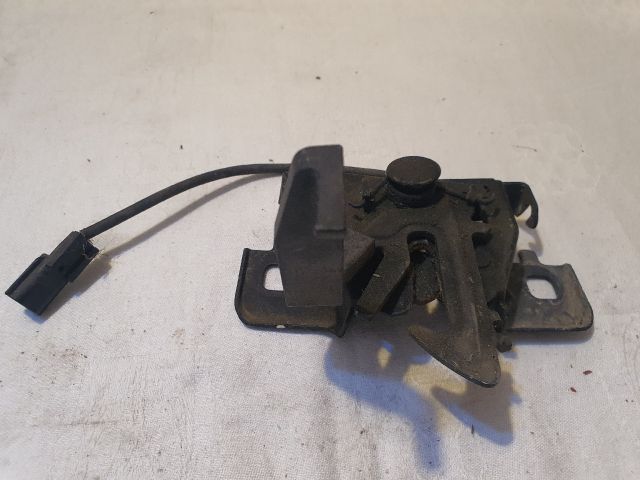 bontott DACIA SANDERO Motorháztető Zárszerkezet