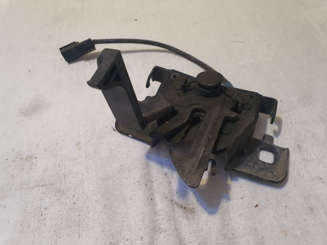 bontott DACIA SANDERO Motorháztető Zárszerkezet