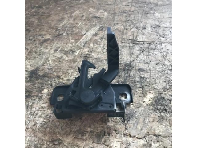 bontott DACIA SANDERO Motorháztető Zárszerkezet