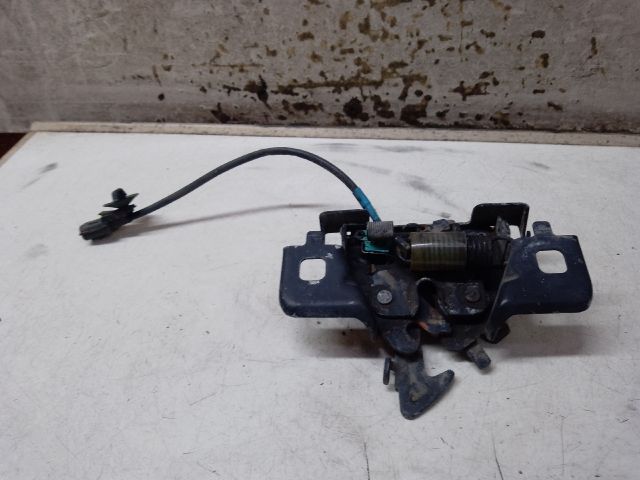 bontott DACIA SANDERO Motorháztető Zárszerkezet