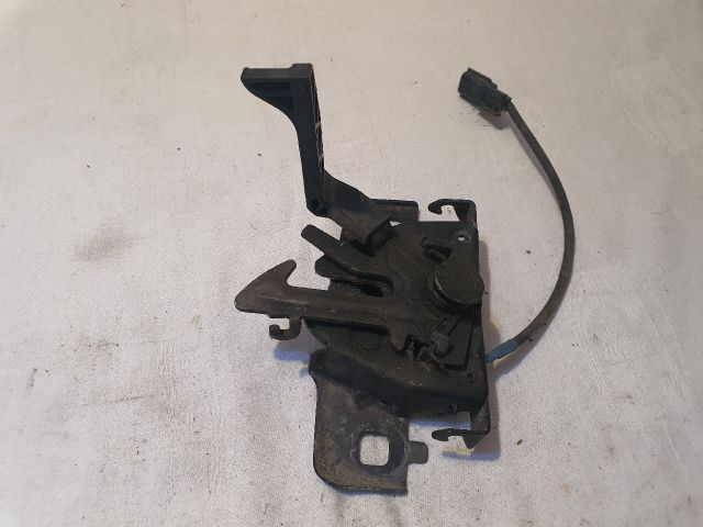 bontott DACIA SANDERO Motorháztető Zárszerkezet