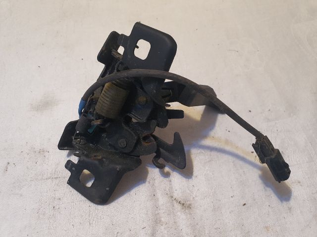 bontott DACIA SANDERO Motorháztető Zárszerkezet