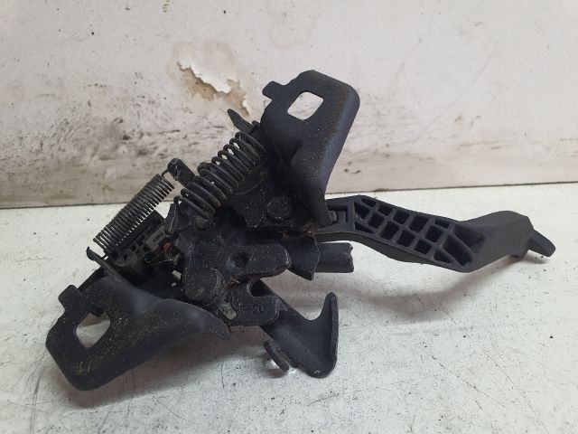 bontott DACIA SANDERO Motorháztető Zárszerkezet