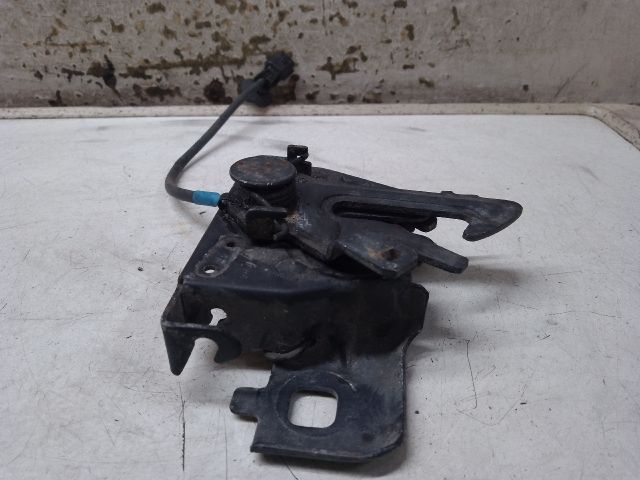 bontott DACIA SANDERO Motorháztető Zárszerkezet