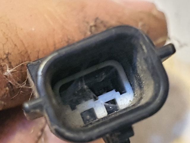 bontott DACIA SANDERO Motorháztető Zárszerkezet