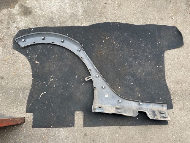 bontott DACIA SANDERO Műanyag Sárvédő Ív Díszléc