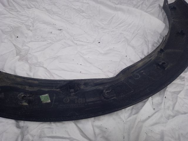 bontott DACIA SANDERO Műanyag Sárvédő Ív Díszléc