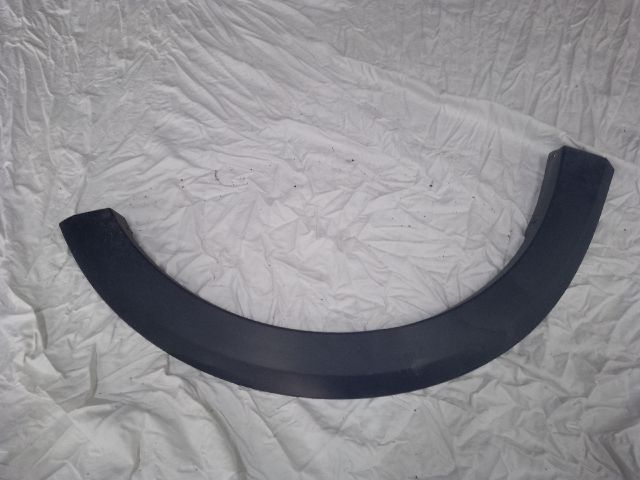 bontott DACIA SANDERO Műanyag Sárvédő Ív Díszléc