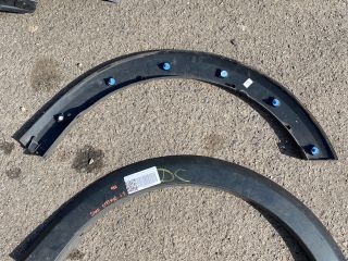 bontott DACIA SANDERO Műanyag Sárvédő Ív Díszléc