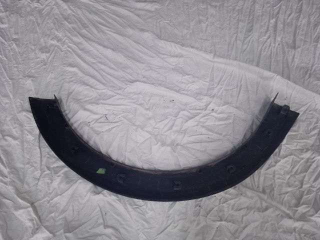 bontott DACIA SANDERO Műanyag Sárvédő Ív Díszléc