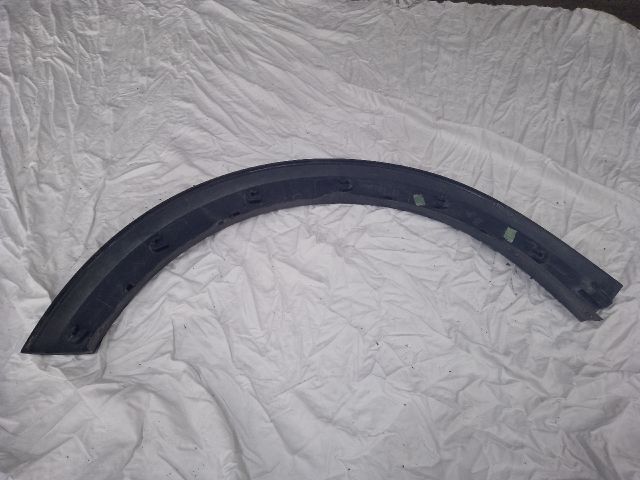 bontott DACIA SANDERO Műanyag Sárvédő Ív Díszléc