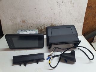 bontott DACIA SANDERO Navigációs Fejegység