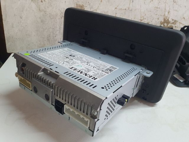 bontott DACIA SANDERO Navigációs Fejegység