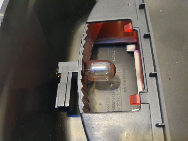 bontott DACIA SANDERO Pótféklámpa