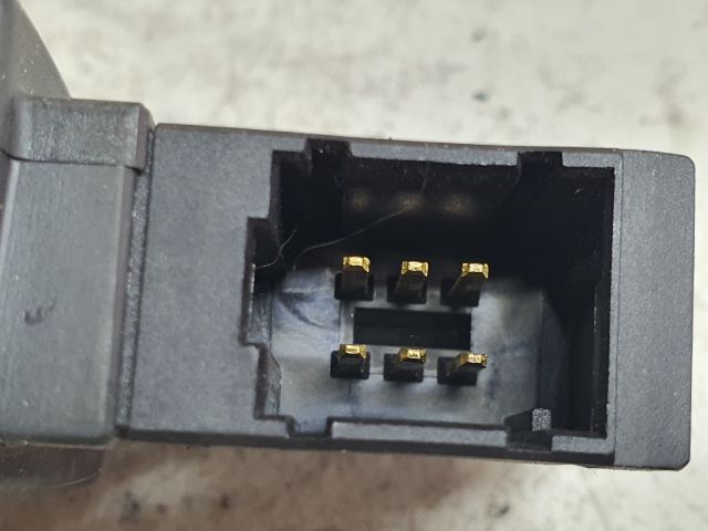 bontott DACIA SANDERO Rádió / CD Kapcsoló