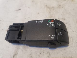 bontott DACIA SANDERO Rádió / CD Kapcsoló