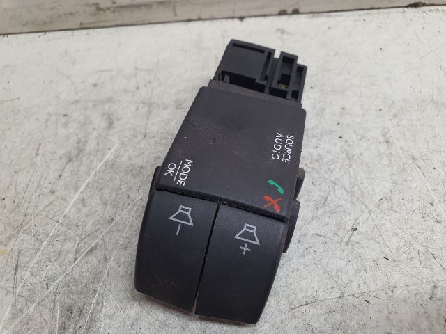 bontott DACIA SANDERO Rádió / CD Kapcsoló