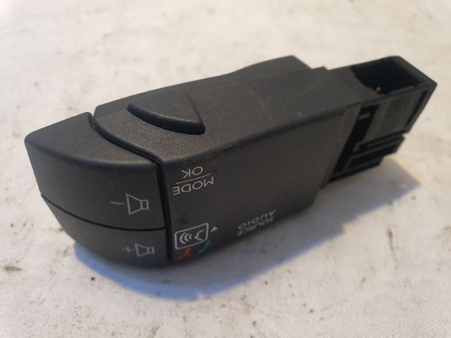 bontott DACIA SANDERO Rádió / CD Kapcsoló