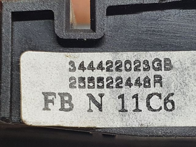 bontott DACIA SANDERO Rádió / CD Kapcsoló