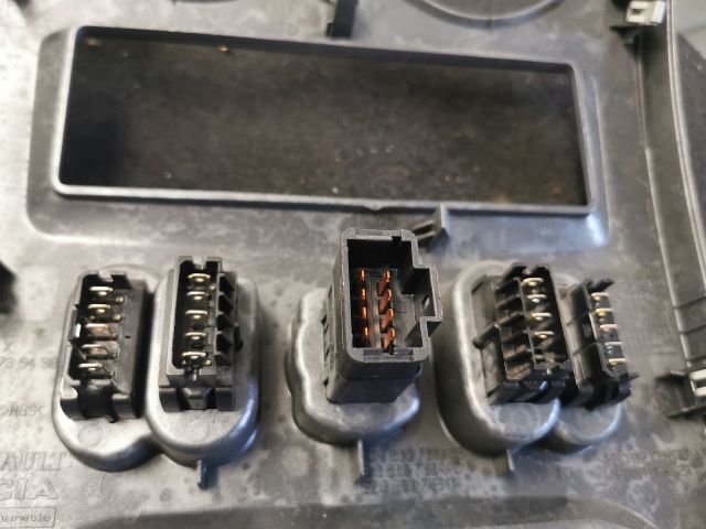 bontott DACIA SANDERO Rádió / CD Keret