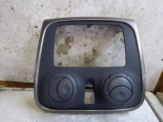 bontott DACIA SANDERO Rádió / CD Keret