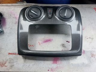 bontott DACIA SANDERO Rádió / CD Keret