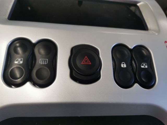 bontott DACIA SANDERO Rádió / CD Keret