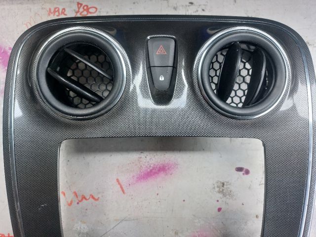 bontott DACIA SANDERO Rádió / CD Keret