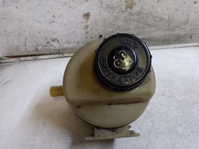 bontott DACIA SANDERO Szervóolaj Tartály