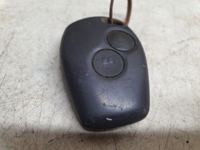 bontott DACIA SANDERO Távirányító Kulcsbetét
