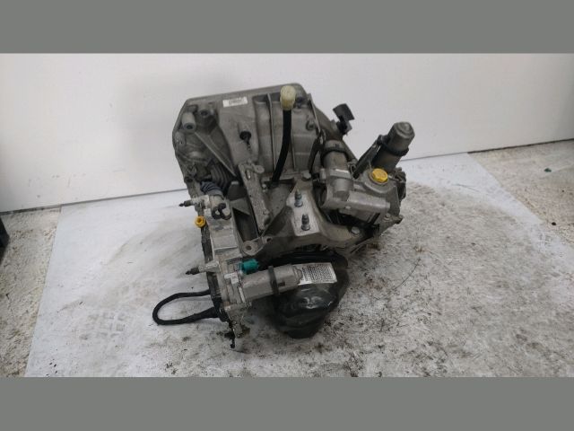 bontott DACIA SANDERO Automata Váltó