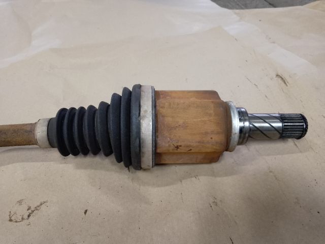 bontott DACIA SANDERO Bal Féltengely