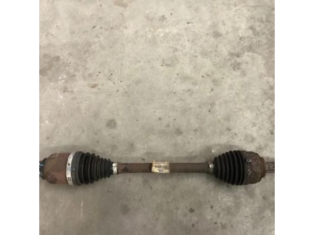 bontott DACIA SANDERO Bal Féltengely